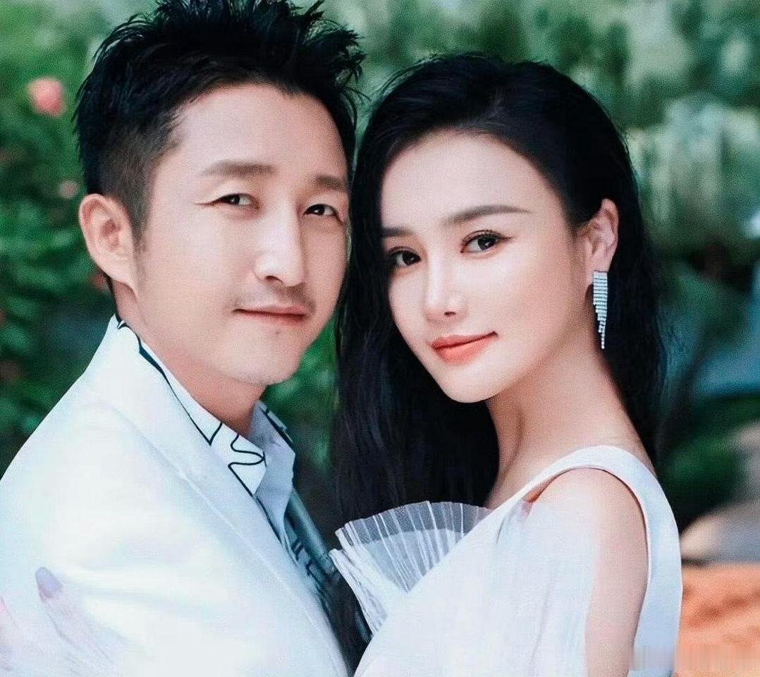 冉莹颖人就是委屈撑大的邹市明参加完姐姐当家成长了冉莹颖把太多心事藏在心底，独自消