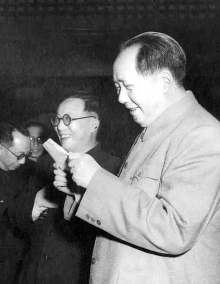 这是毛主席流传至今的经典斗争哲学，不仅适用于战争，更适配普通人的人生。
 
核心