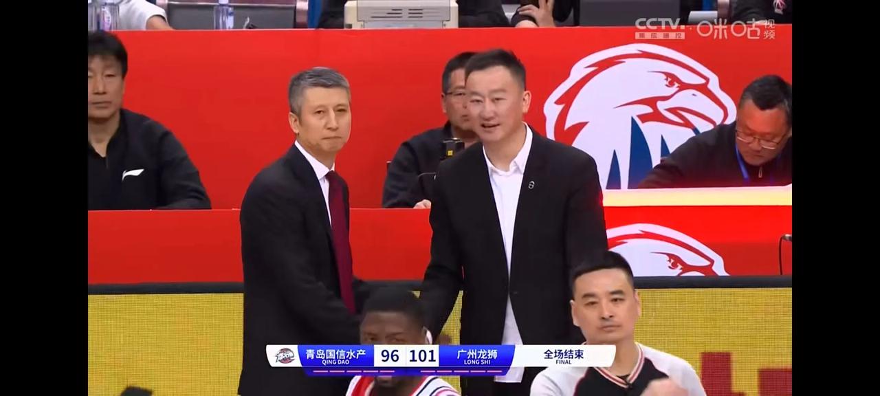 广州龙狮以下克上！5分险胜青岛！
今天广州龙狮5分战胜青岛国信，联赛第10客场击