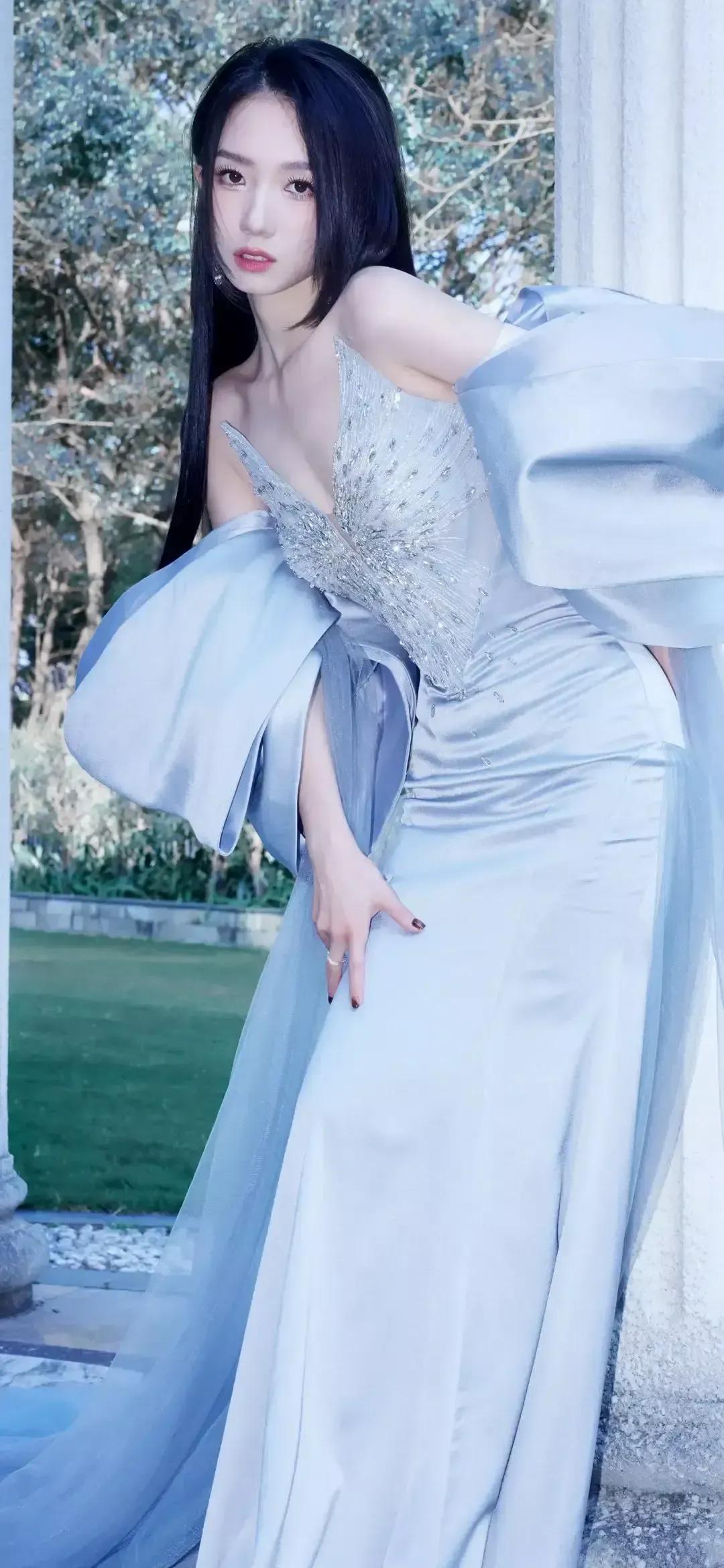 婀娜娉婷