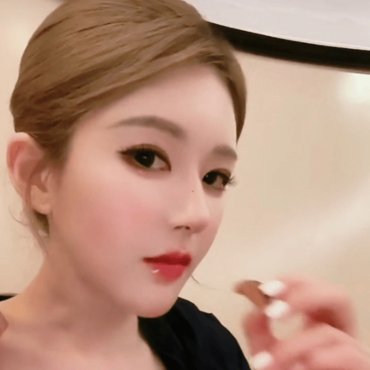 赵露思回应鼻子动了好女王 就是要这样怒怼黑子 既然她做什么都是错的那就什么都可以