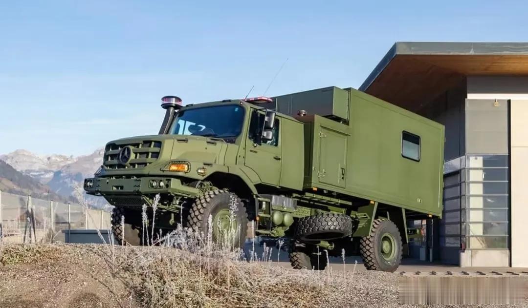 Zetros 1836A4×4战地医疗车
 车辆上装由奥地利EMPL打造，可运送
