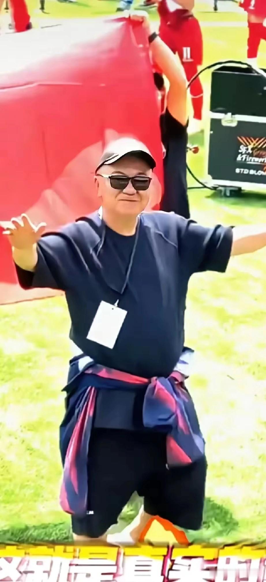 董路在直播中公布一个重要消息，他向大家透露，目前已经有两家国内特别有实力，名气非