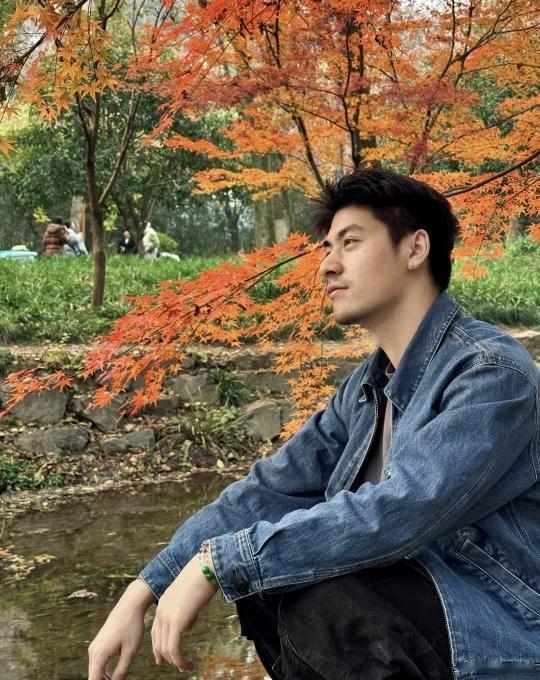 九溪烟树赏枫路线✅
九溪公交站-九溪烟树-理安寺-杨梅岭-满觉陇
推荐避开周六周