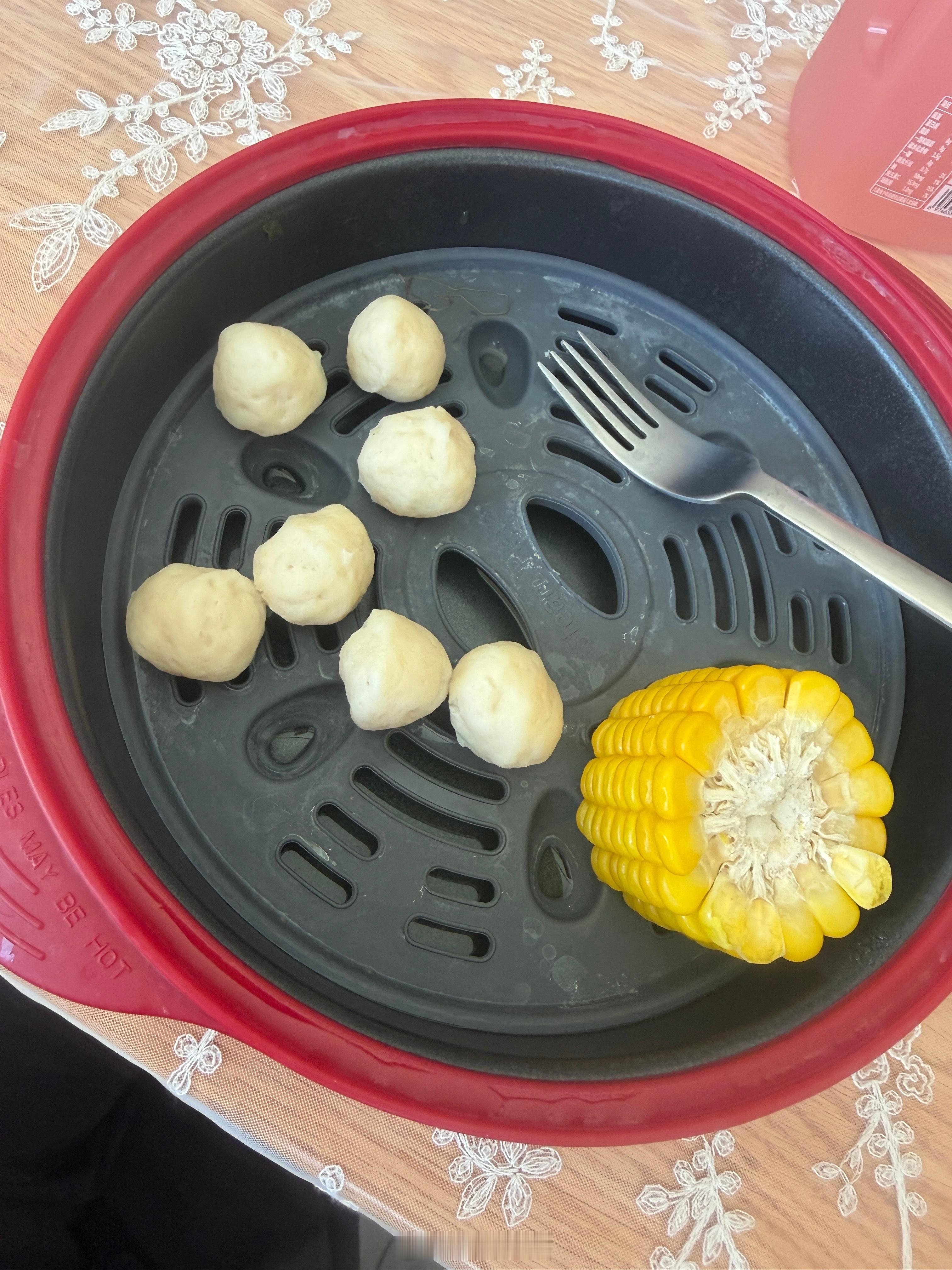 欣欣说：姐你最近瘦了，每天的饮食拍点好看照片～～真心话，我顿顿吃这些东西，没心情
