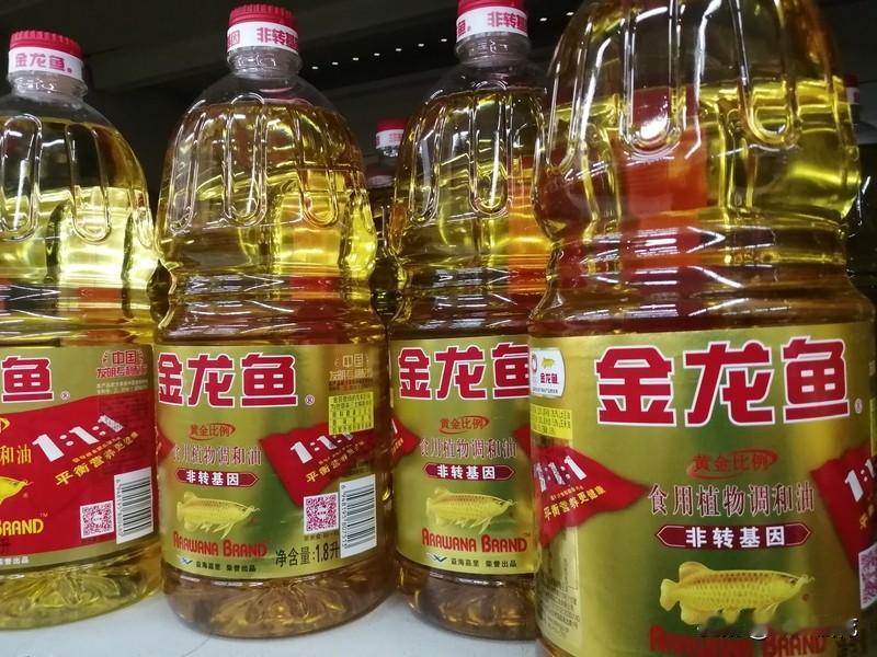 湖北前首富兰世立公开向金龙鱼道歉这事挺有看头。2024年7月，他发视频说“金龙鱼