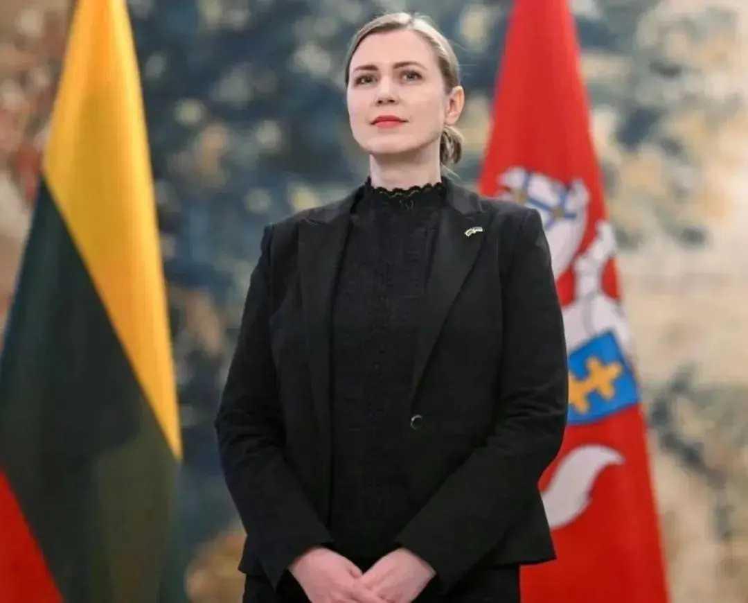 乌克兰到底需要什么？泽连斯基给出了答案。
一方面，他强调乌克兰需要“明确的安全保