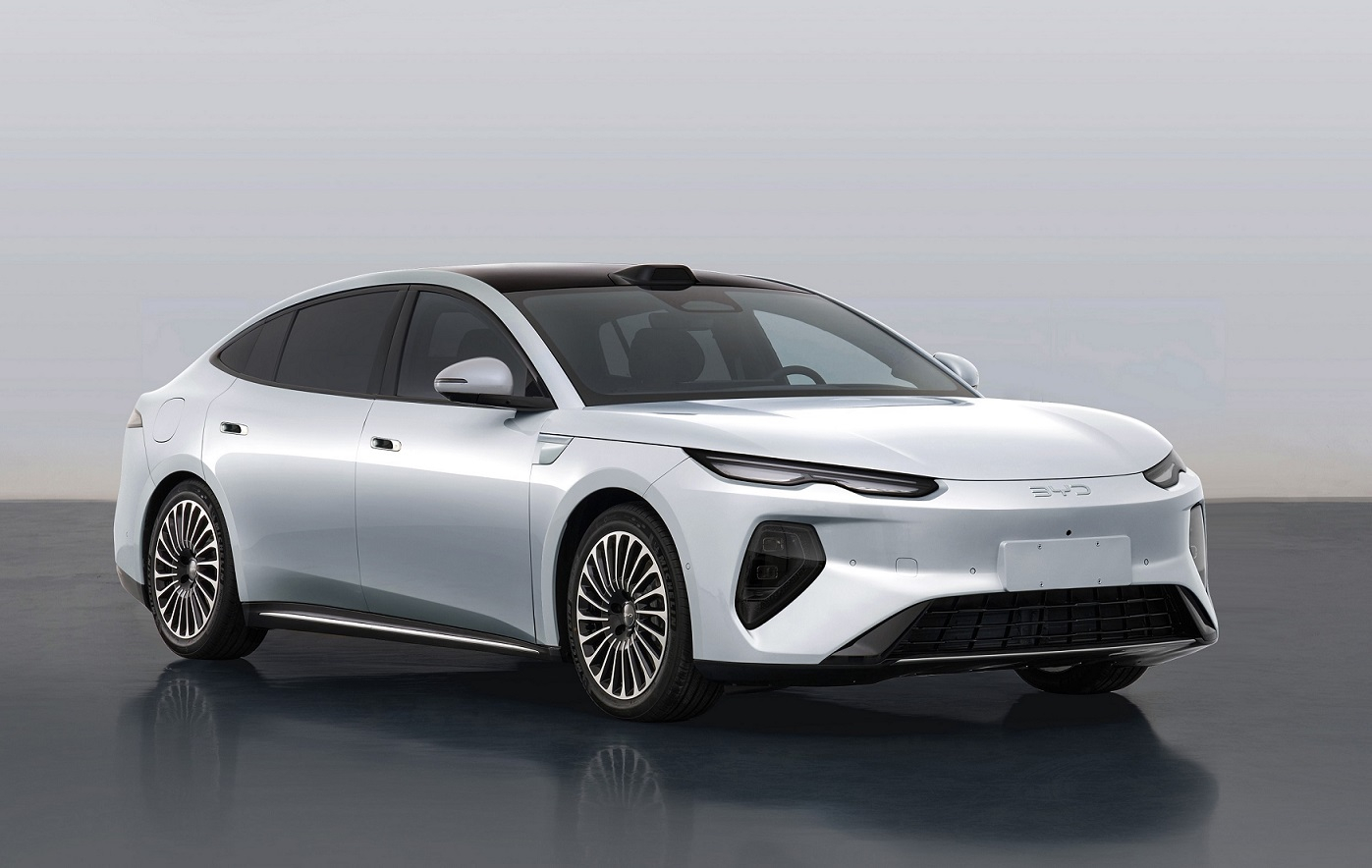 工信部第405批新车目录 之比亚迪海豹08。从这台车能看出来，比亚迪的未来设计还