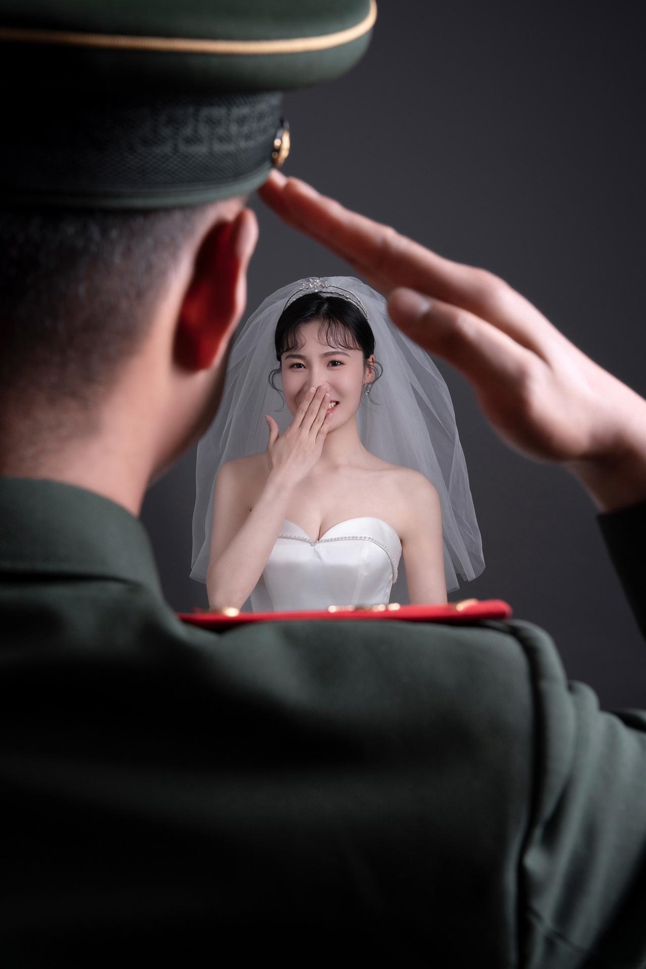 前半生守国，后半生护你#新年快乐 #2024