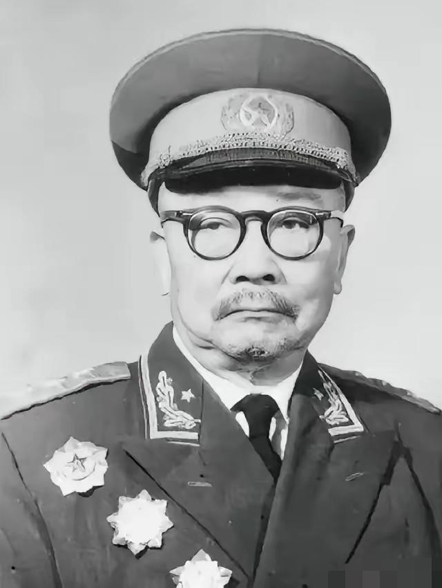 原创微头条

太过传奇！昔日双手沾满鲜血的中统特务头子，孤身闯入延安跪地认罪，瞬