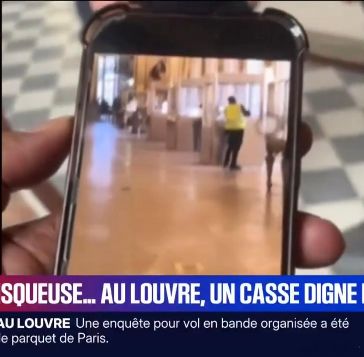 法国媒体曝光了卢浮宫被盗时的画面。盗贼身穿黄色反光服让路人以为是工人在干活，其实