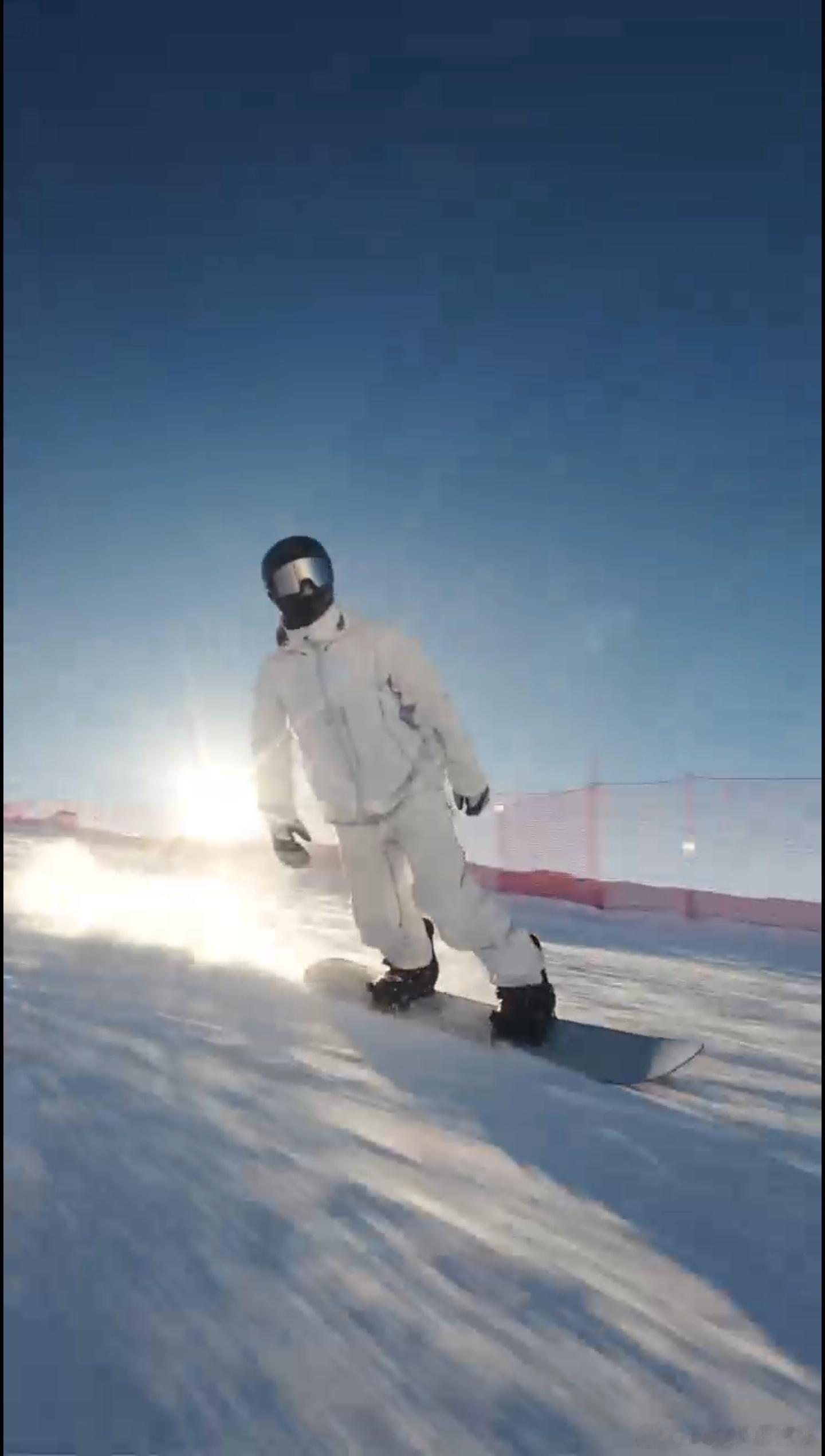 阿勒泰偶遇吴彦祖设计新作家人们谁懂啊！看到吴彦祖设计的阿勒泰秀场，我直接把去阿勒