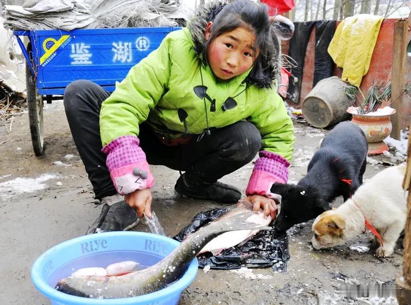 视障女生独自返乡获14人爱心接力 视障女生独自返乡获14人爱心接力
近日，“视障