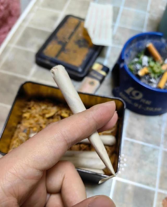 烟草公司这回可真是自己把自己给坑惨了！搞什么“自杀式营销”，硬是把消失了三十多年