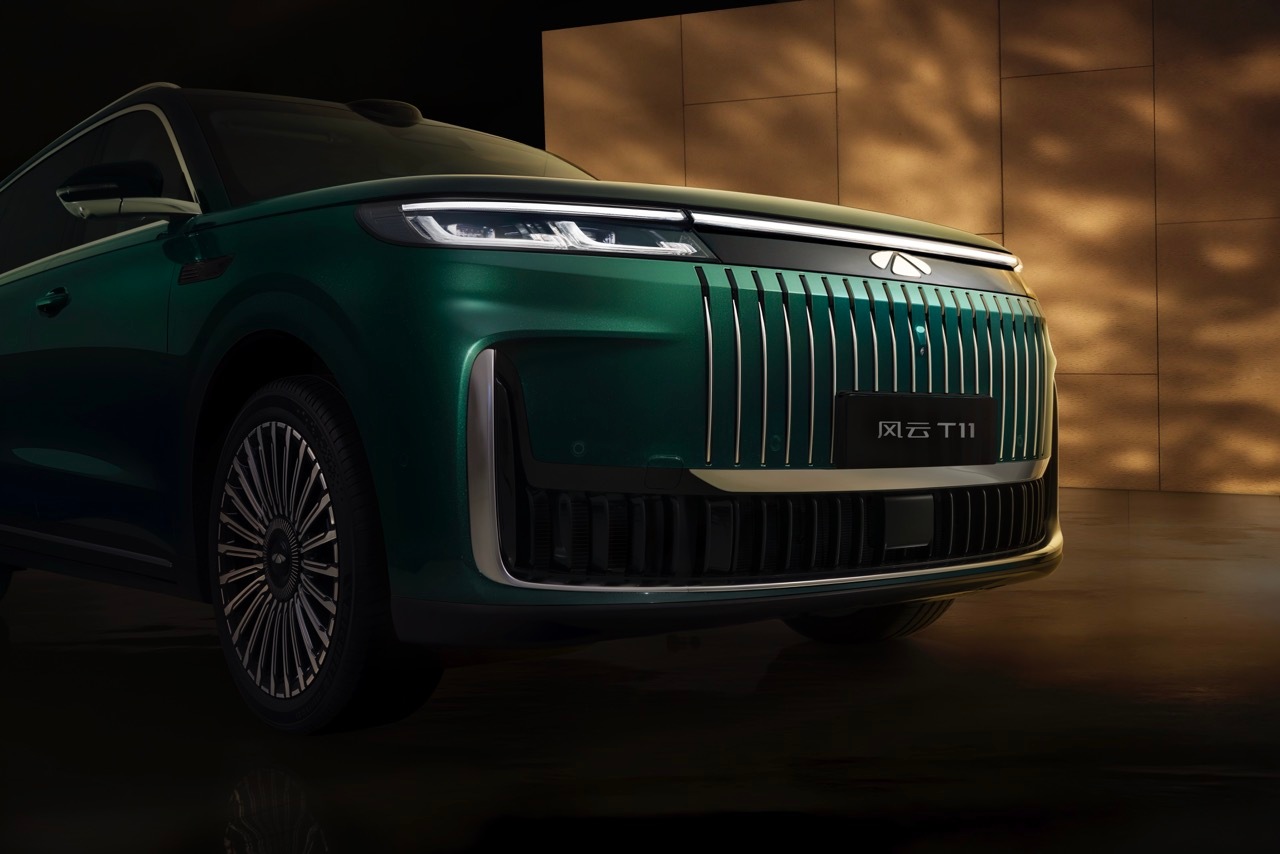 风云T11上市让百万豪华触手可及作为一个爱自驾的人，之前抗拒新能源，是不想在开车