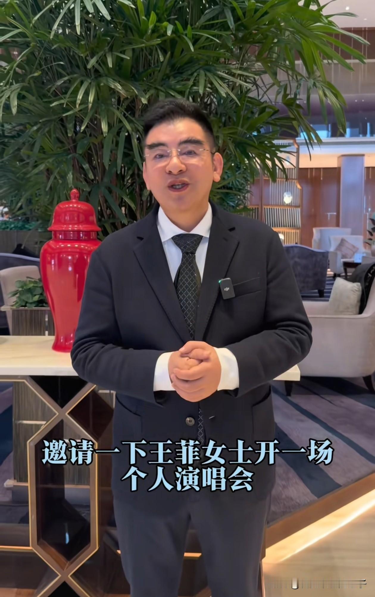 陈光标对李亚鹏说，他可以给北京嫣然医院捐款1300万；也可以买下医院，一次性付清