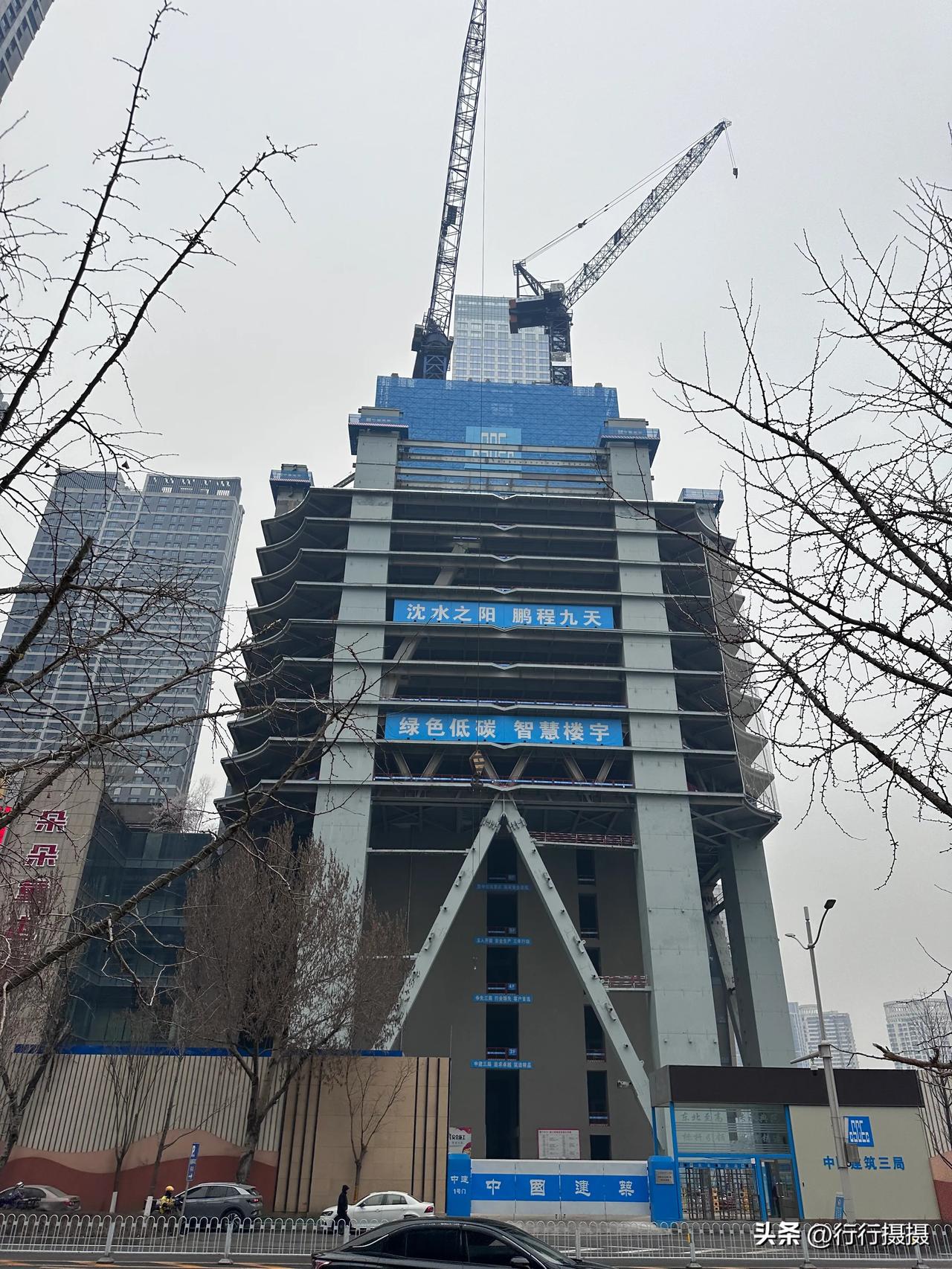 目前沈阳高层楼房数量已经排得上全国前几名了，商业地产项目面积也是相当庞大，据说青