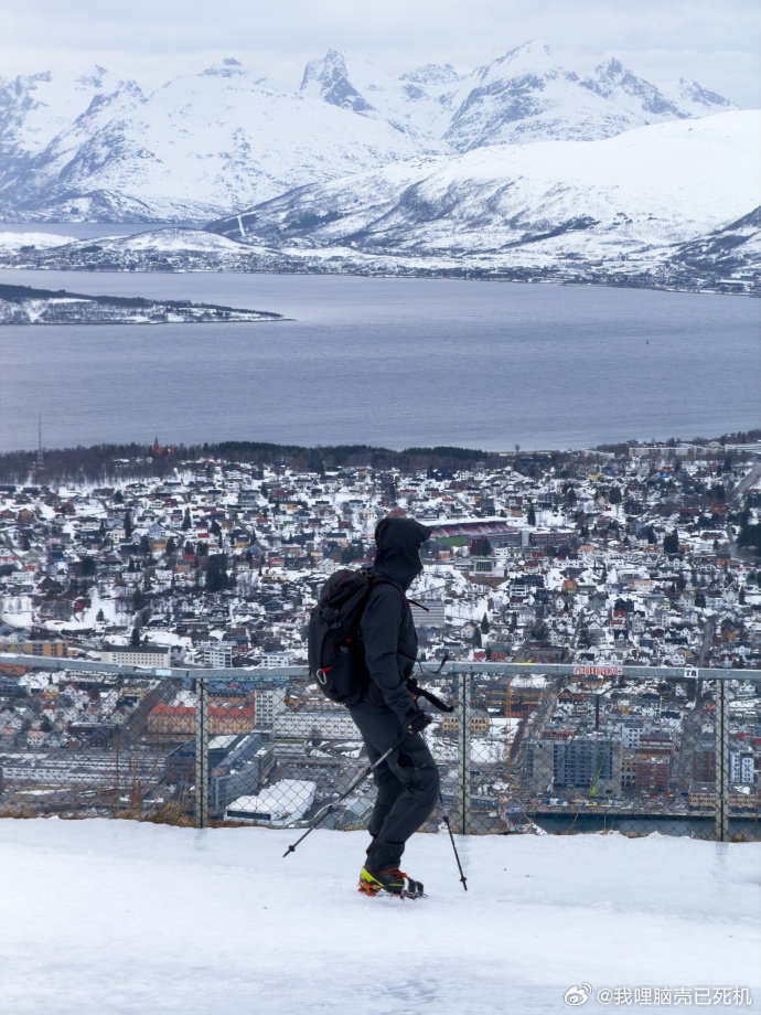 李现旅行小青蛙李现是听了周杰伦的新歌吗李现是听了周杰伦的新歌吗，微博文案：那天下