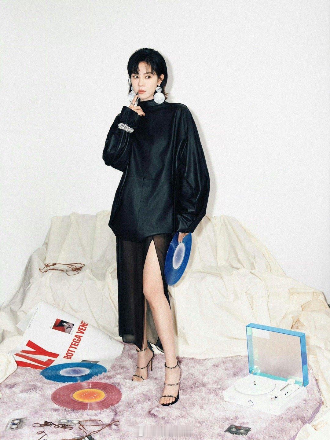 郁可唯的腿、足一直很顶级啊