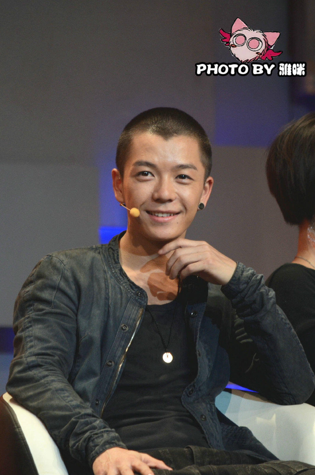 寸头是检验帅哥的唯一标准。王栎鑫2012 