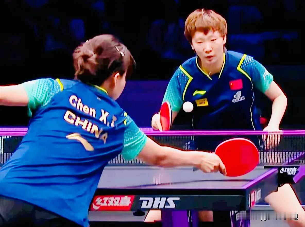 王曼昱与陈幸同大战五局，最终王曼昱3-2胜出，晋级WTT重庆冠军赛女单四强！本场