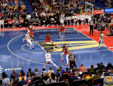 艾顿半场两双14分10篮板，8中7命中率！