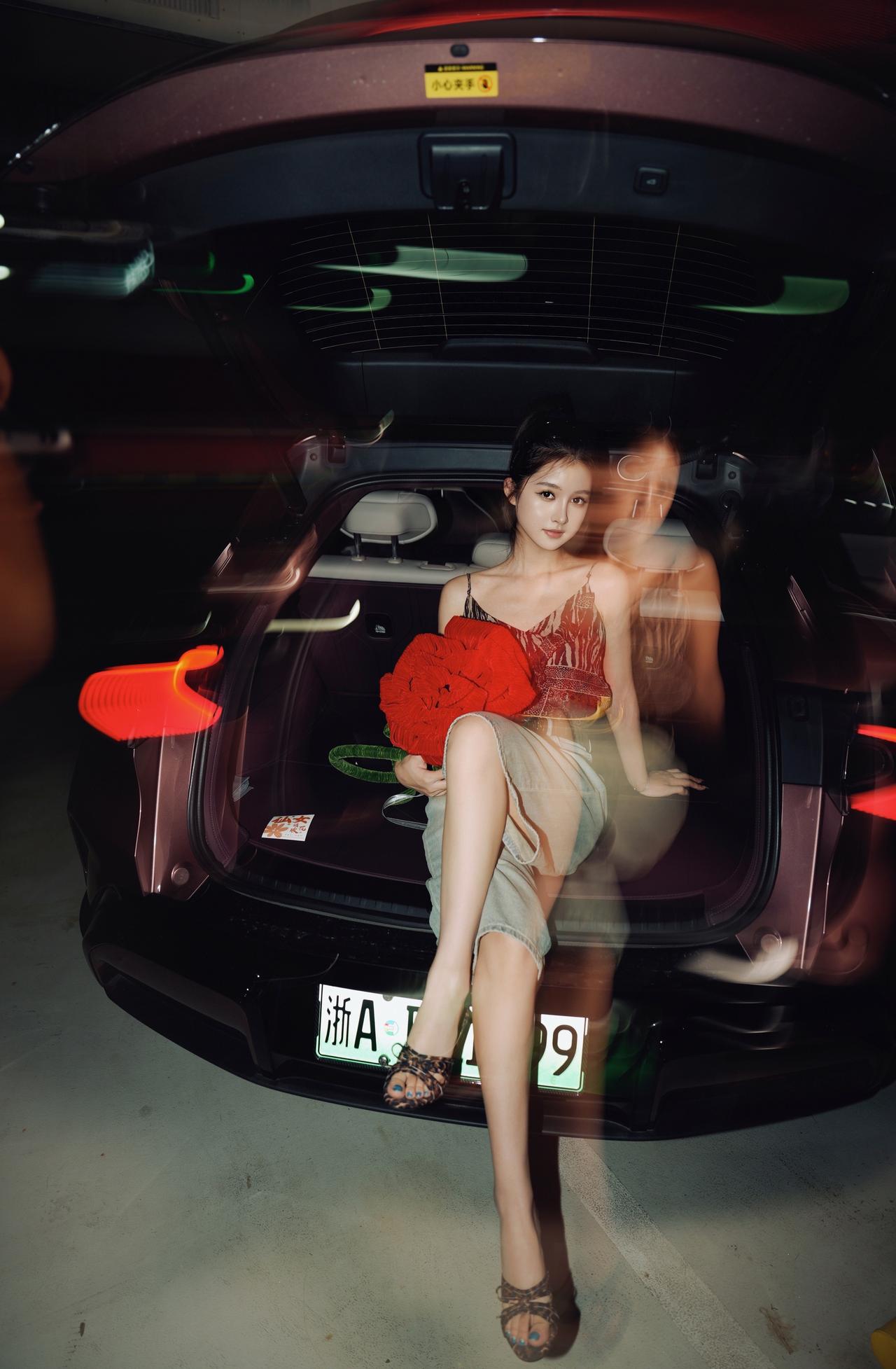 真诚要留给同样真诚的人 于人于物 不必太过执着

我会送你红色玫瑰 小米汽车