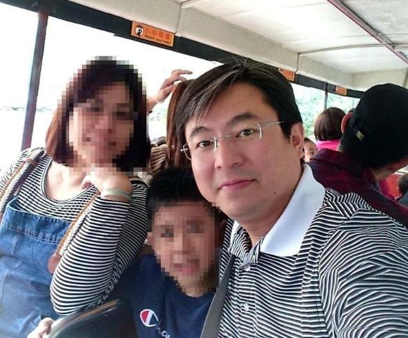 一名台湾基层官员，绕过所有监控节点，带着妻儿分批出境，悄无声息落地大陆。没有叛逃