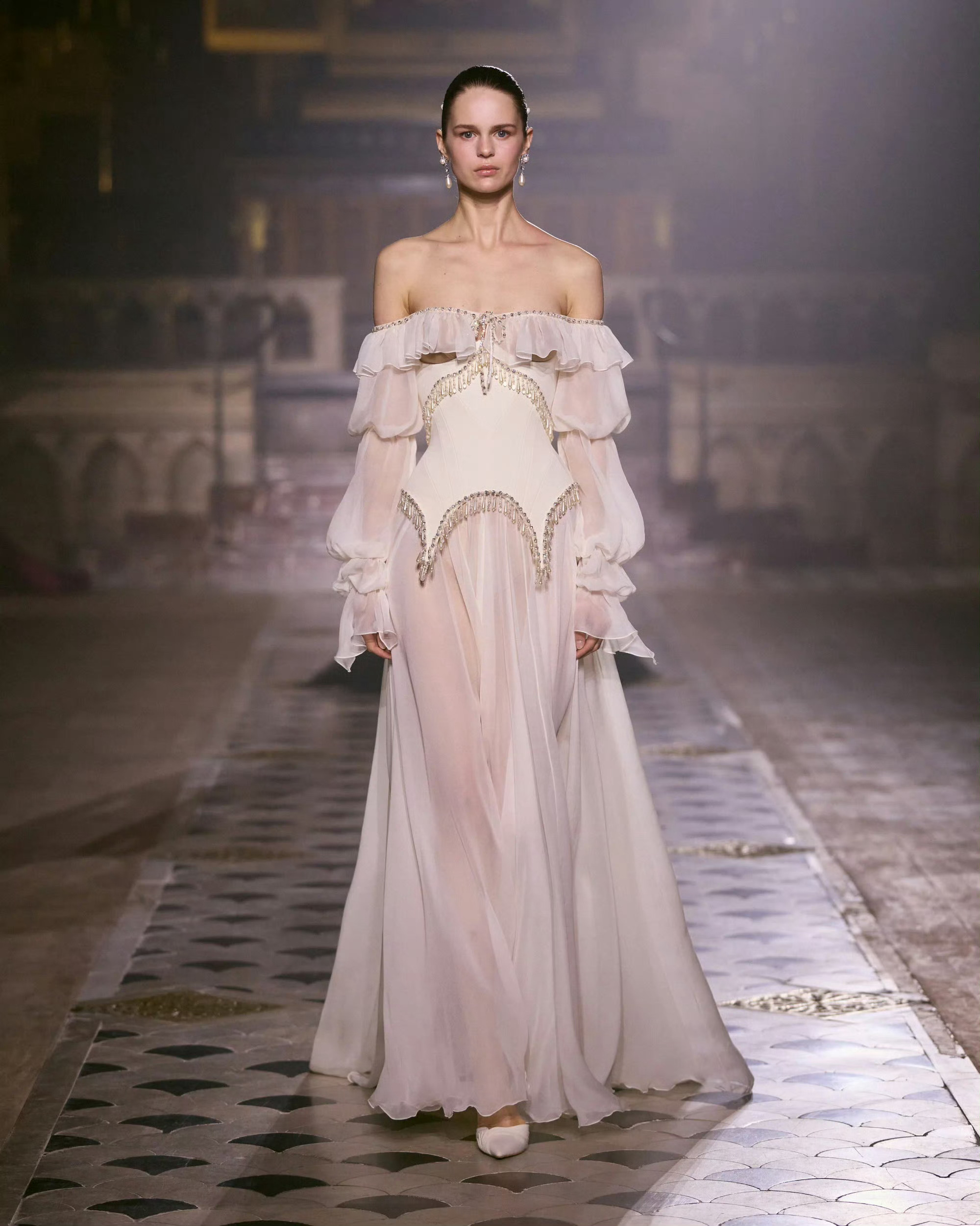 李一桐演绎Georges Hobeika 2026春夏高定