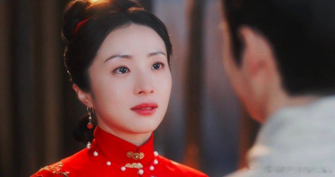 胡冰卿在新剧里的台词，声音虽然轻，但感情却特别重。她演的罗疏，真是让人难以忘怀！