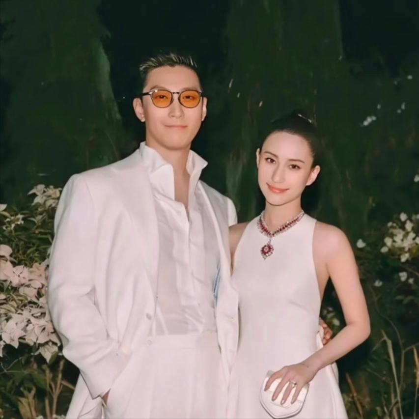 我有种预感，
窦骁后悔和何超莲结婚了，
不是因为何超莲不够爱他，也不是因为婚礼不
