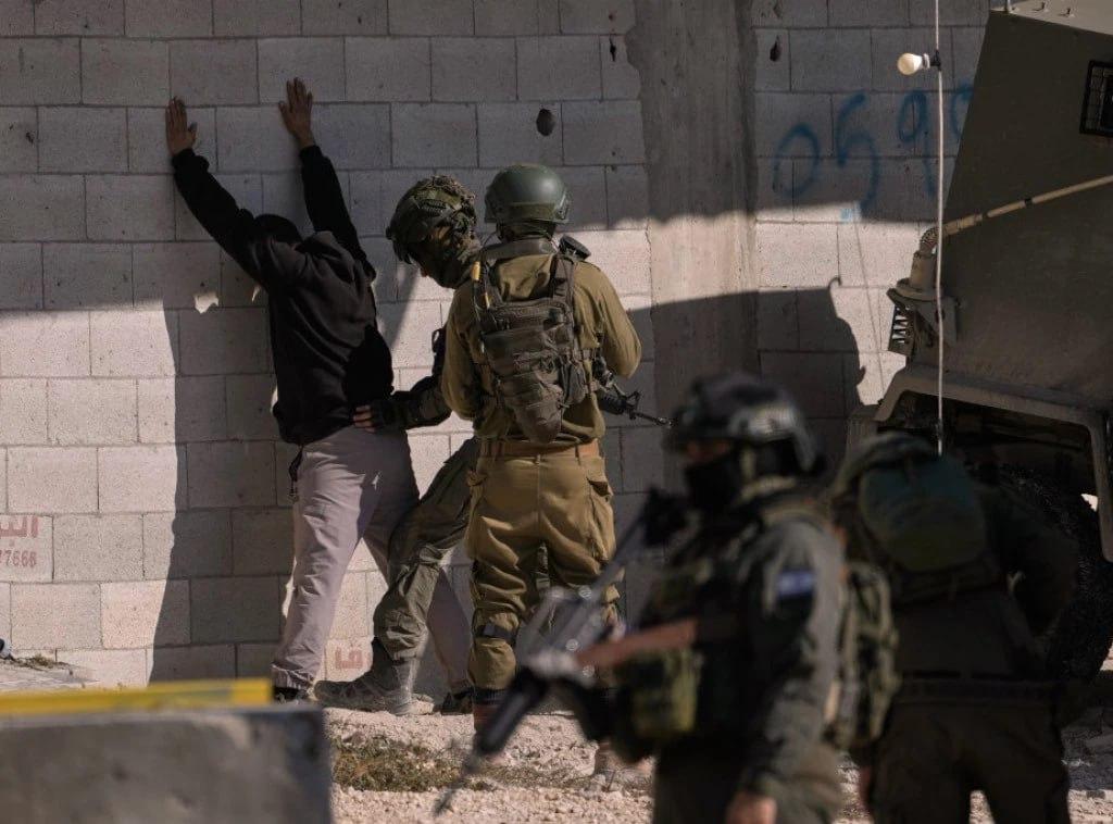 以色列最近干了件大事，直接宣布封杀37家在加沙运作的人道主义NGO，理由是这些机