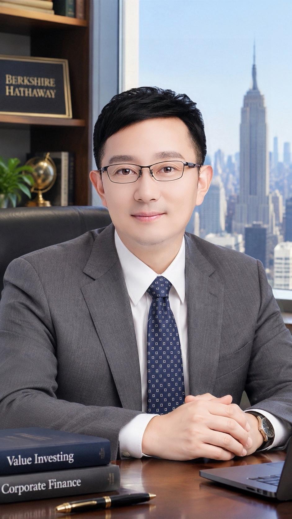 【纽约高楼之上，我依然相信“价值”二字】

窗外是帝国大厦和曼哈顿的天际线，桌上