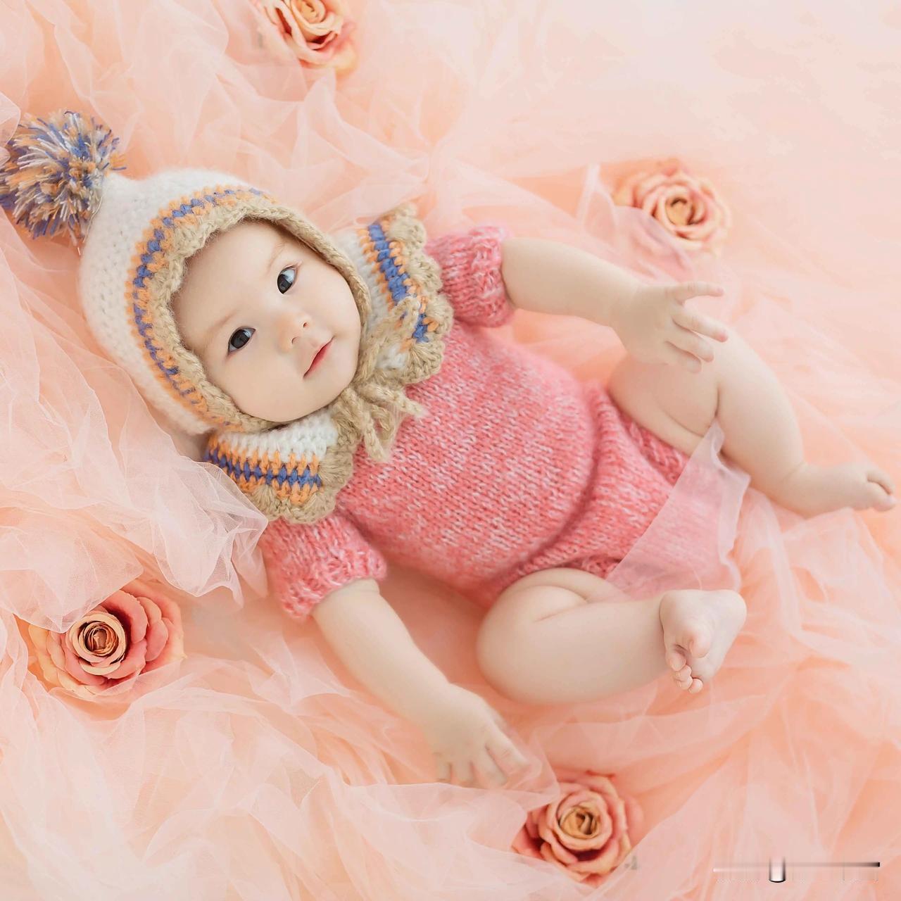 你的娃是你的心尖尖，心头肉，心肝宝贝，但在别人哪里真的没什么稀罕的，出于礼貌逗一