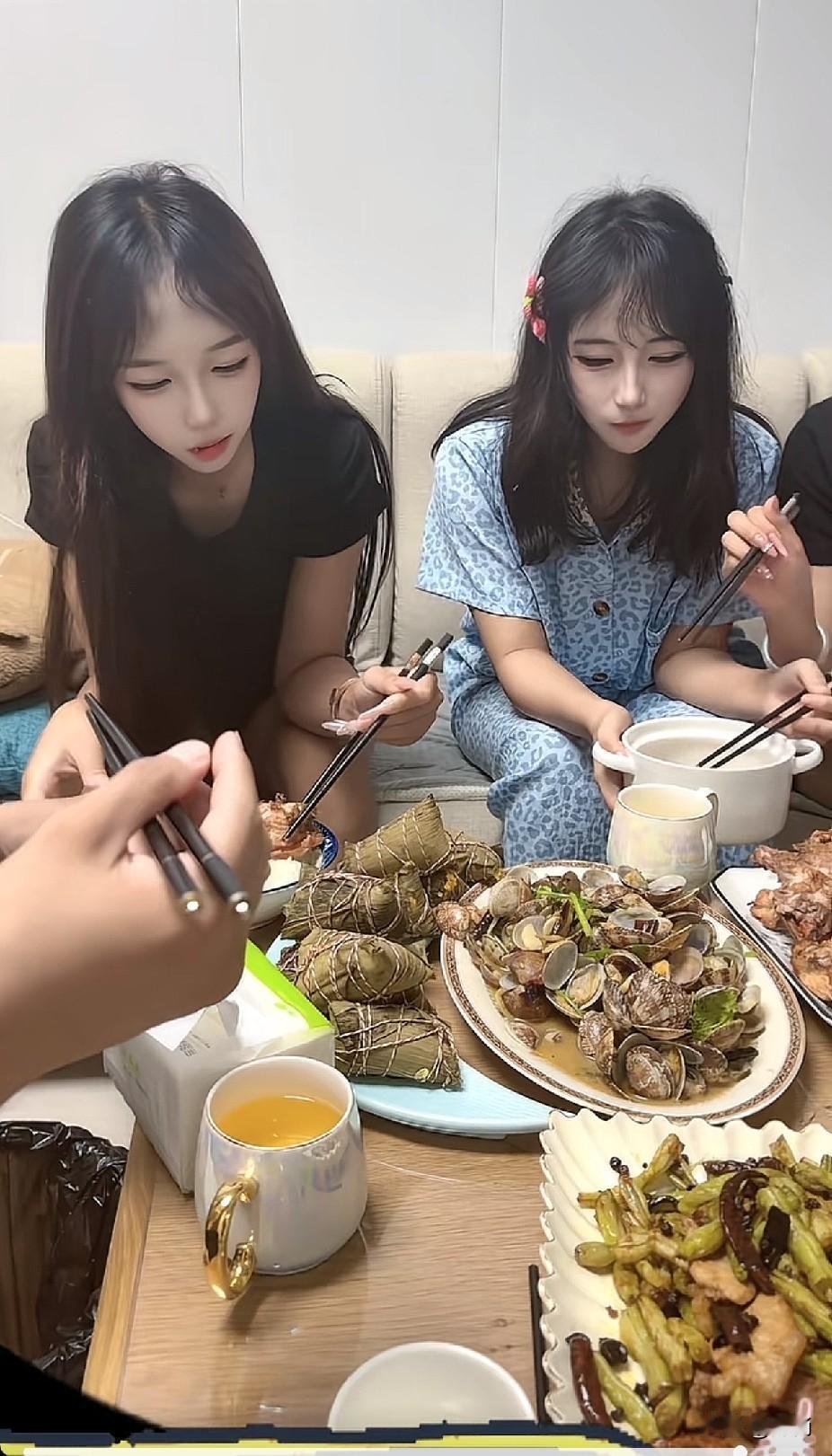两个左撇子美