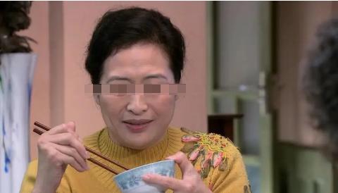 我婆婆跟我说大姨命好，儿子娶媳妇彩礼就1万块钱，但是对方陪嫁了一套房还有一辆车，