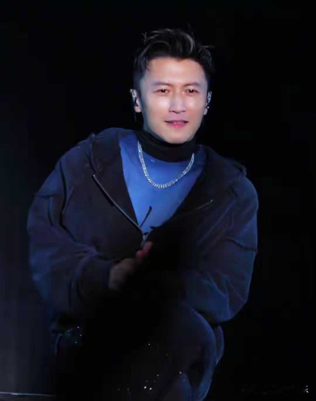 2025年11月8日，谢霆锋「Evolution Nic Live」世界巡演苏州