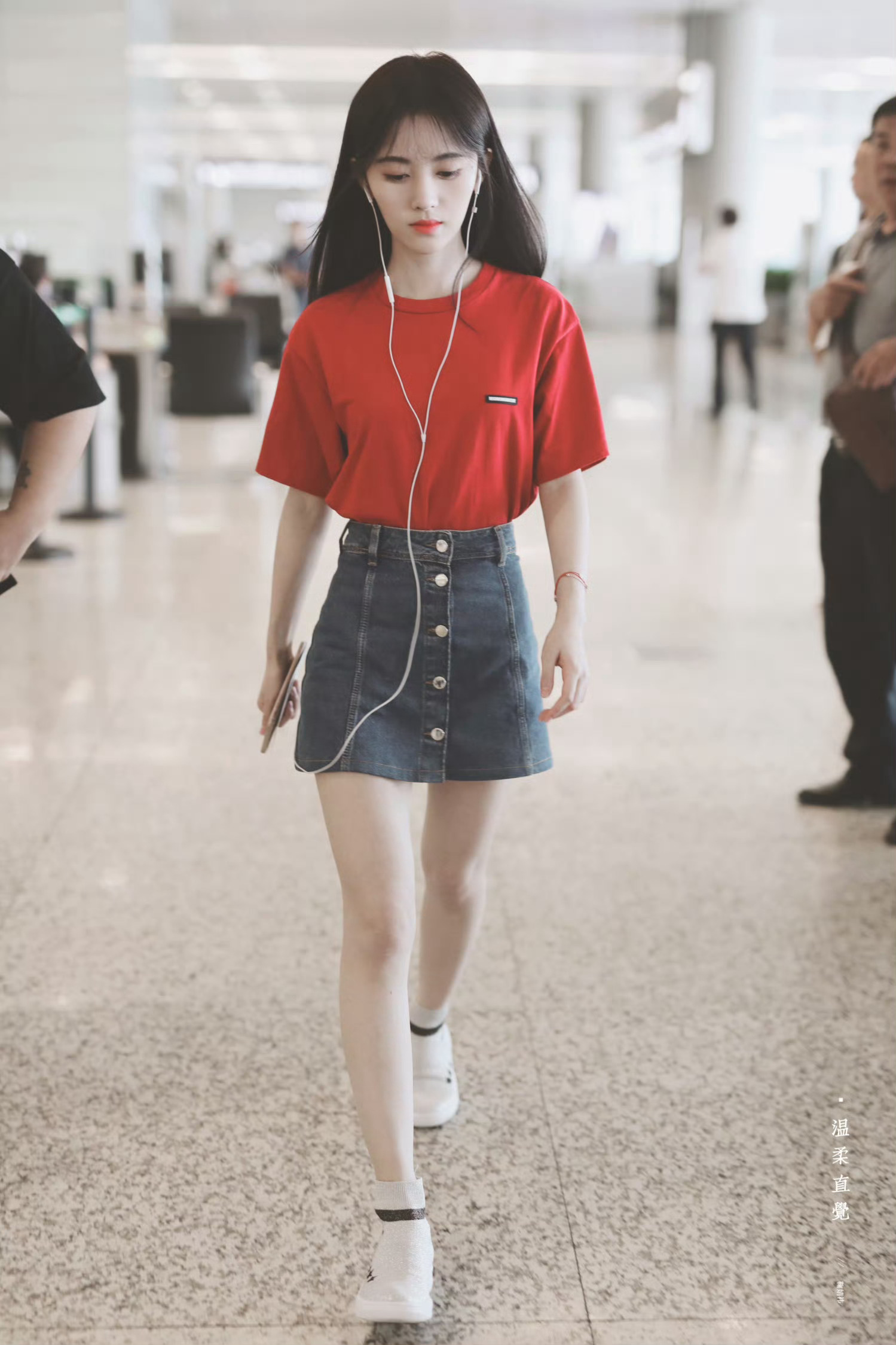 jjy鞠婧祎jjy鞠婧祎苏绿夏“把时间归于泛黄的笔记本里 我们彼此都不输于时间”