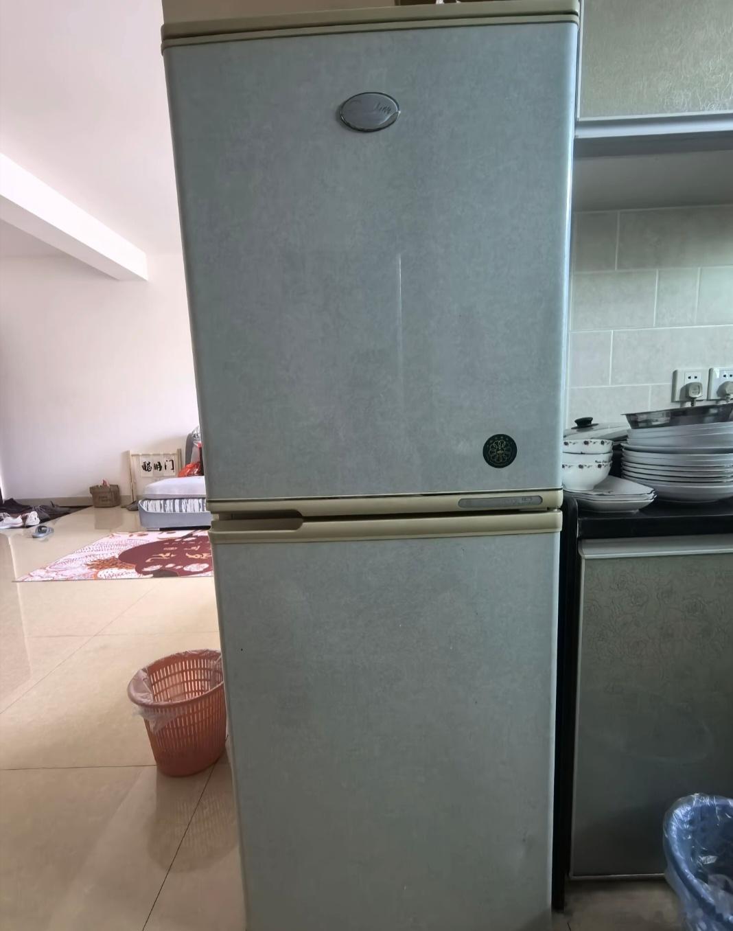 长辈为啥舍不得换老家电我家用得最久的家电应该就是容声的这台冰箱，97年买的，现在