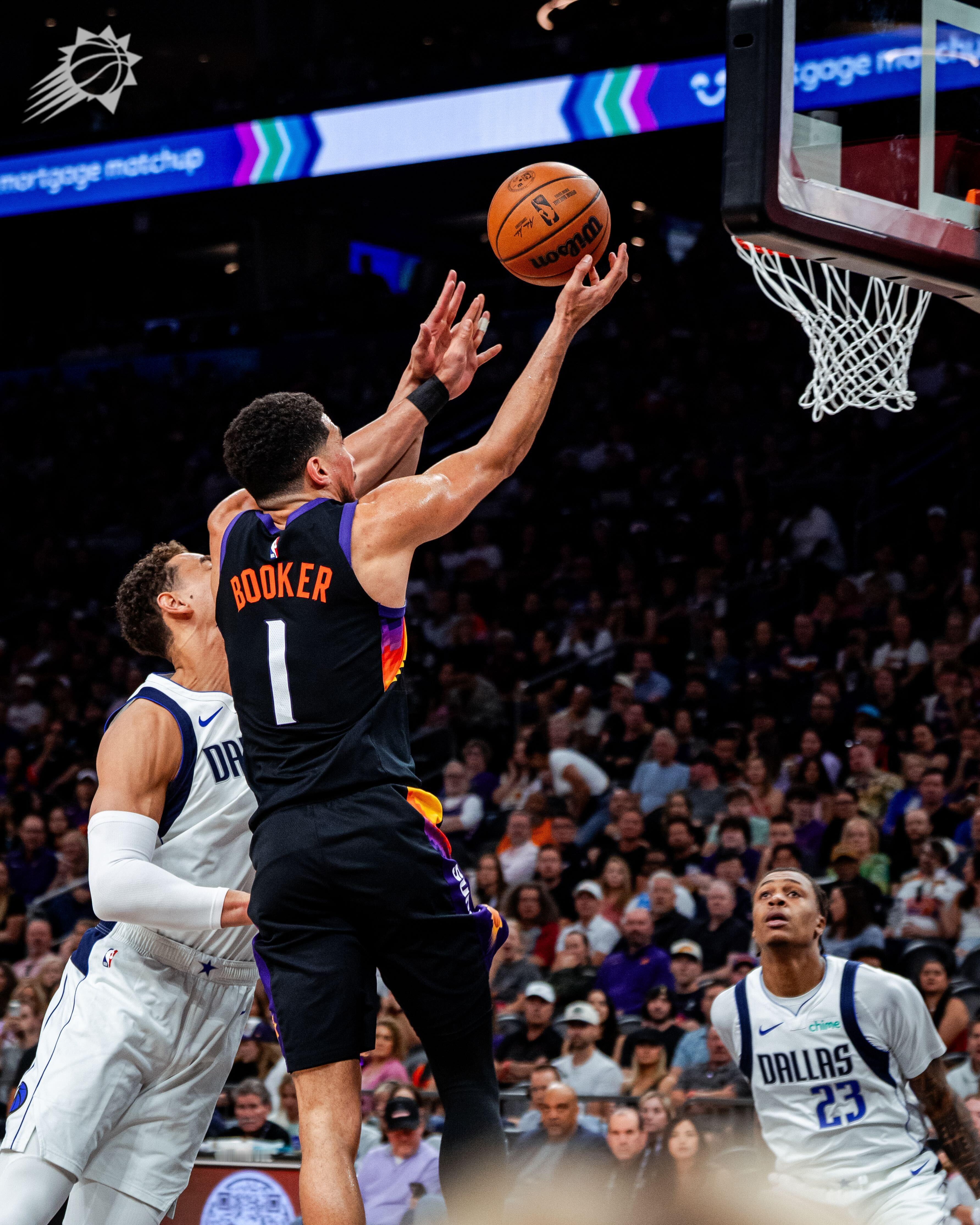 🎒 布克今日手感爆发，罚球命中率百分百一共获得37分5篮板9助攻 ‼️菲尼克斯