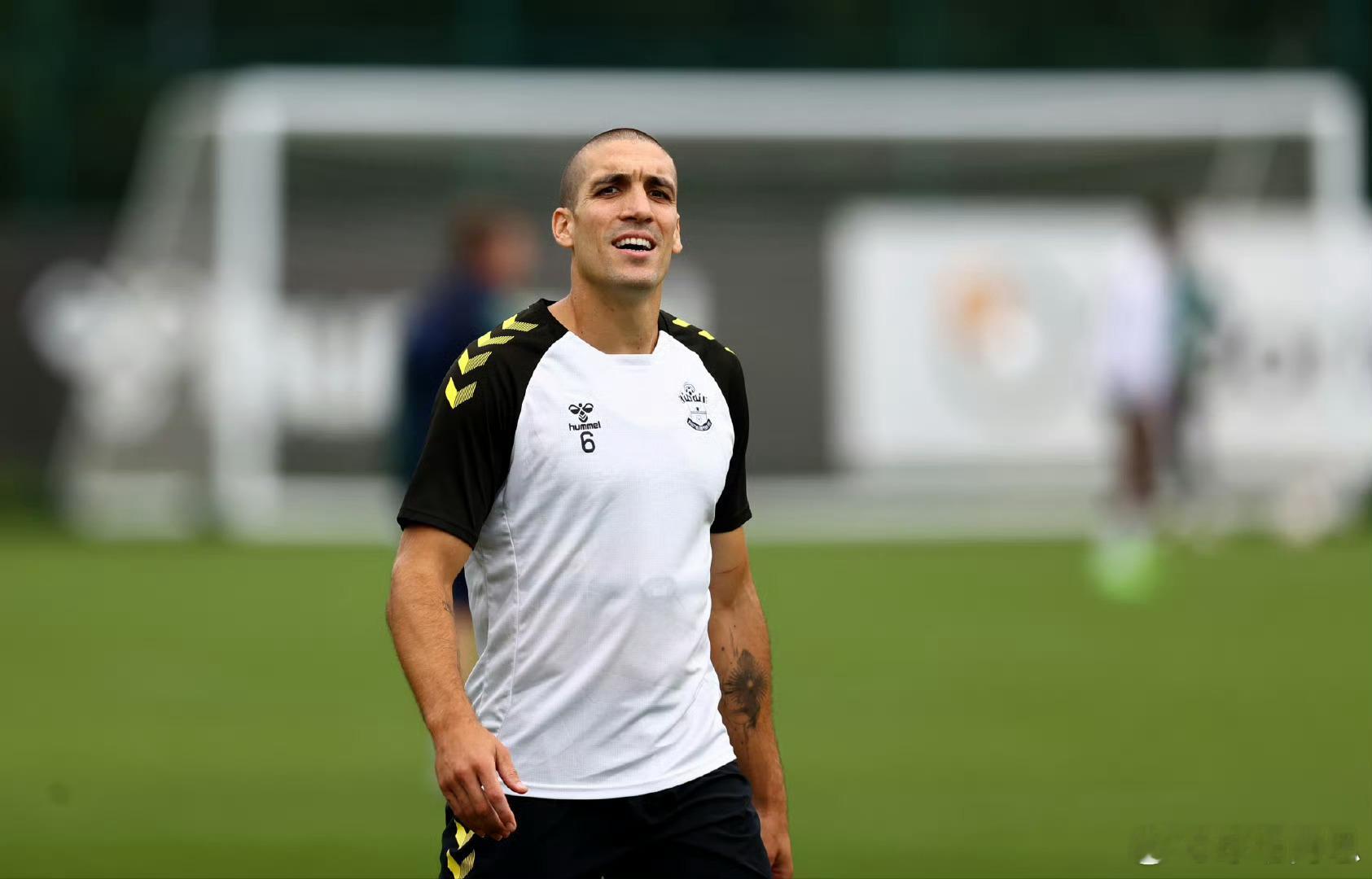 罗马诺：罗梅乌找到了工作，🚨🔴⚪️南安普顿已经同意将奥里奥尔·罗梅乌签约，此