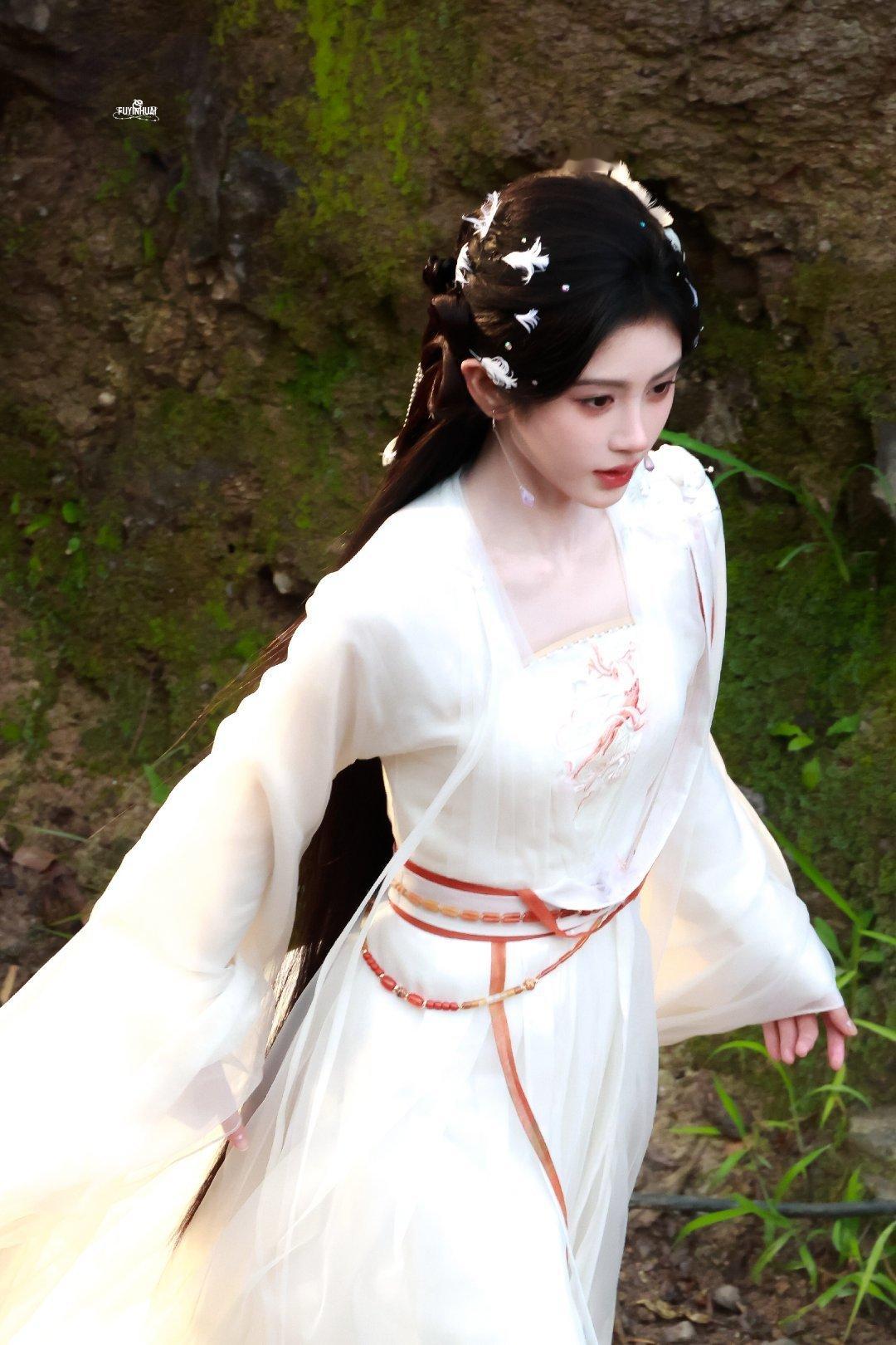 鞠婧祎 jjy鞠婧祎苏绿夏 “玫瑰庄园有千万朵玫瑰，你是最美艳的那一朵”