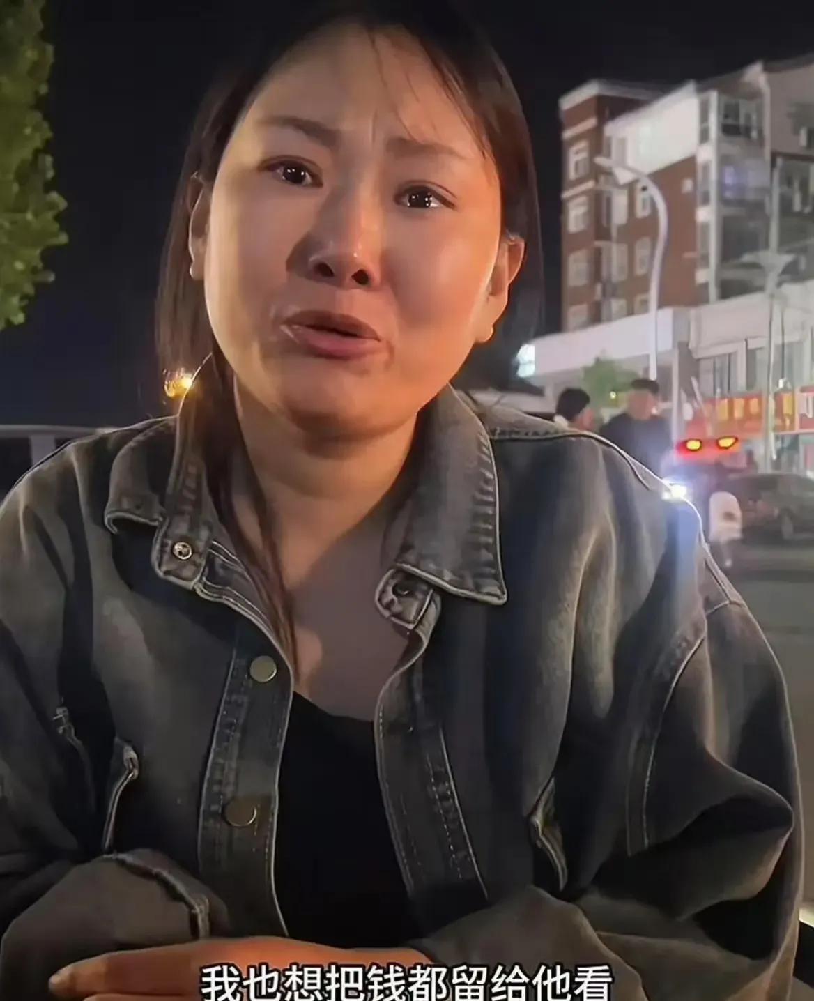 河南商丘，90后女子带孩子深夜摆摊。一男子吃完炒面，竟转了60000元！女子惊得