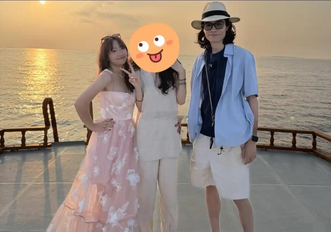 麦琳李行亮马尔代夫度假，麦琳瘦了很多穿粉色长裙，打扮的很漂亮 