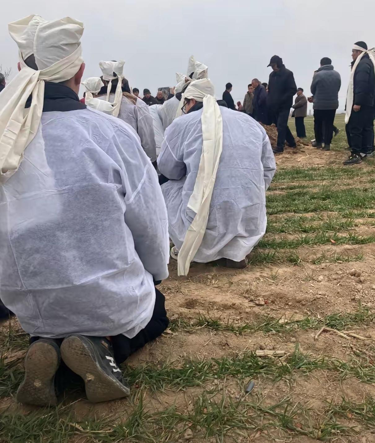 殡葬新规！！殡葬新趋势 殡葬风俗习惯 殡葬新思路 

这新规一出来，街头巷尾都在