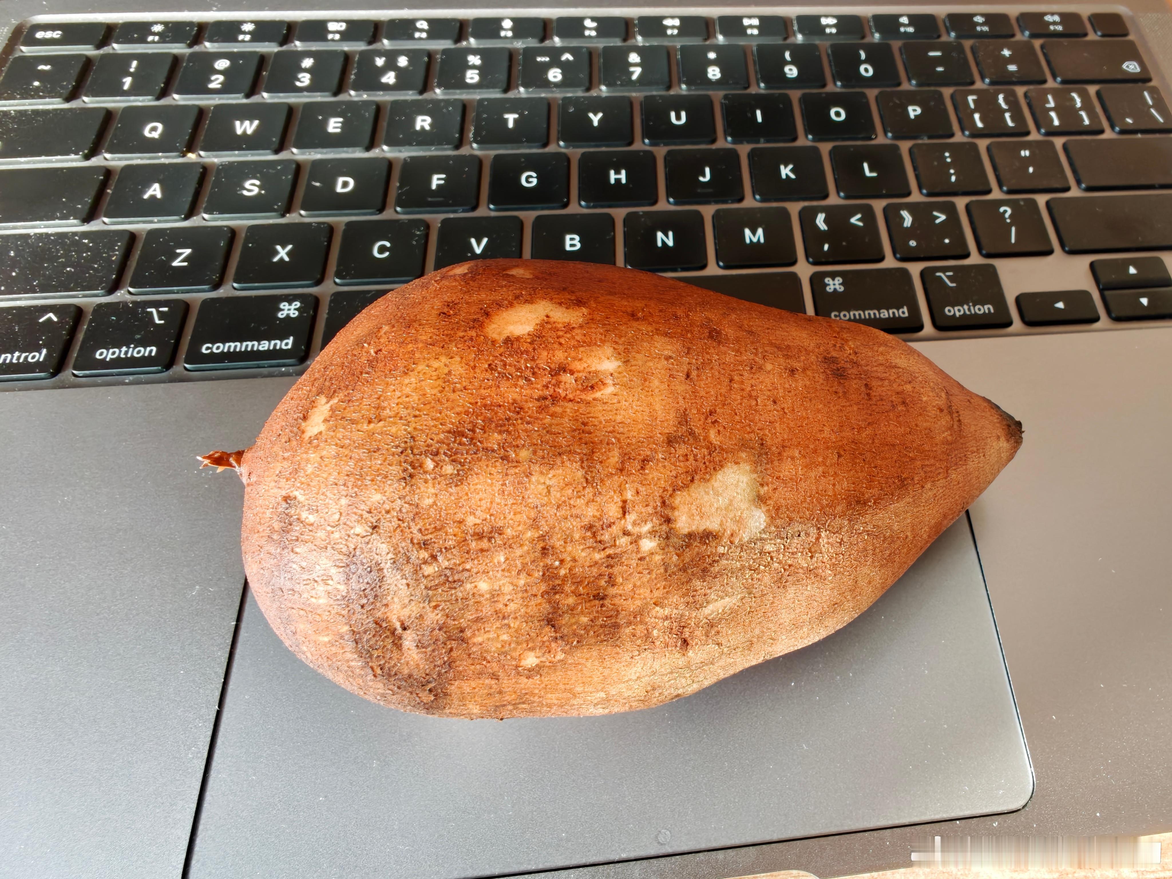 有人和我一样喜欢雪莲果 吗？这个看起来像红薯吃起来口感清爽，爽脆，微甜多汁有点像