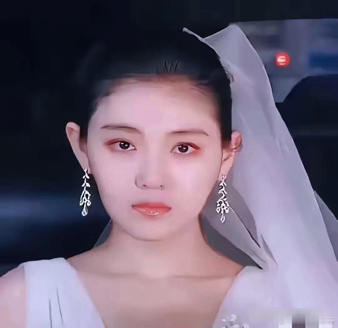 大曲线的态度十分明确：既然离婚协议已签署，无论当初我的要求有多么苛刻，你都应当遵