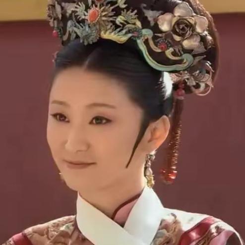 1825年，43岁道光帝一眼看中12岁的表妹博尔济吉特氏，夜夜宠幸。博尔济吉特氏