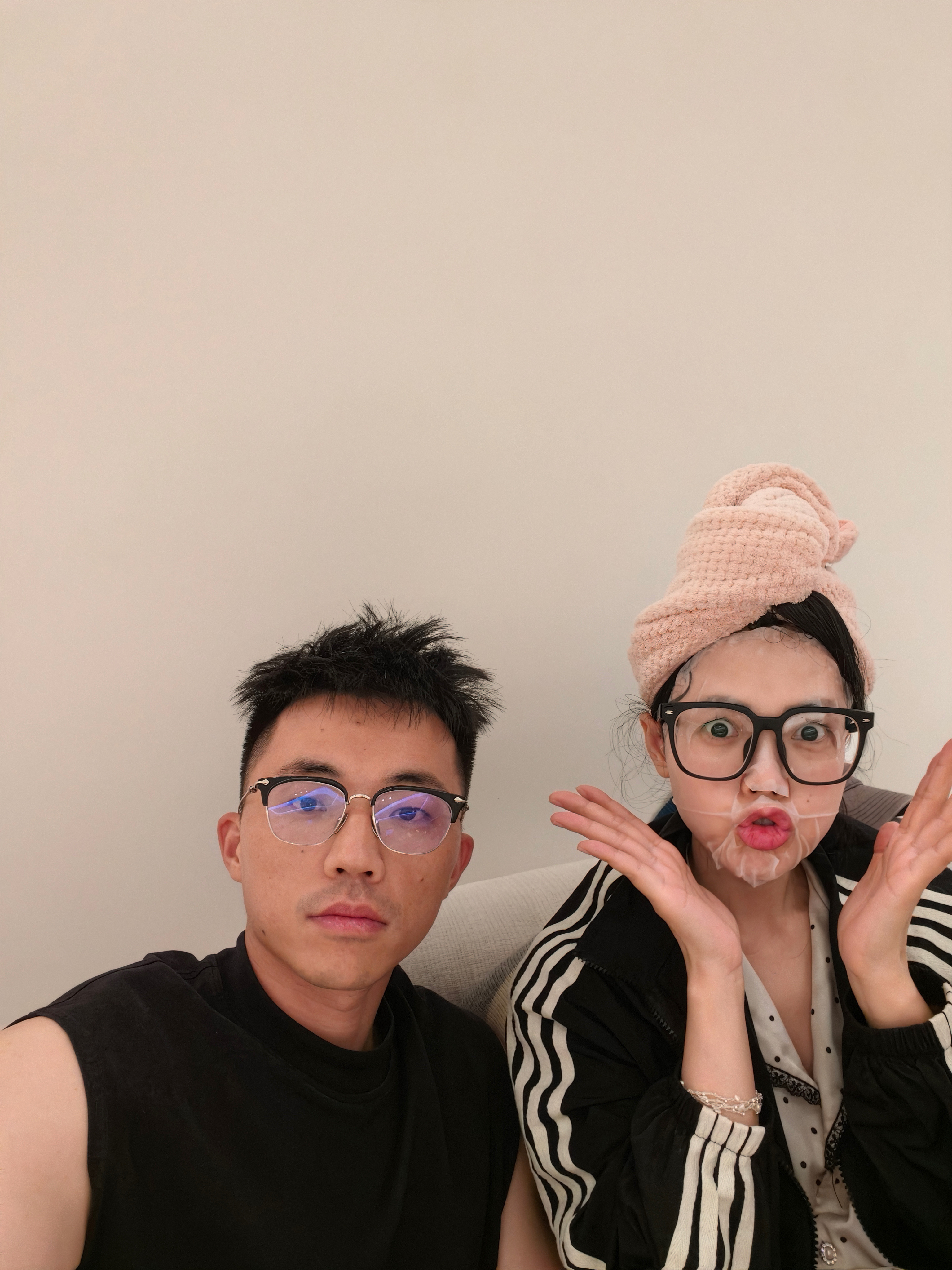 用新手机自拍了一张晚安💤 