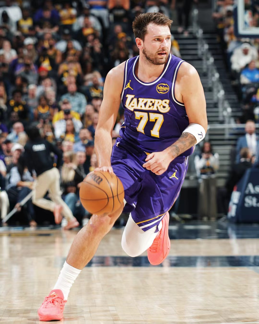 洛杉矶湖人 卢卡东契奇最近六场客场比赛的数据如下——今晚客场对阵印第安纳步行者：